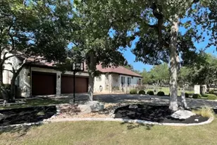 107 W Majestic Oak Ln, Georgetown, TX 78633 - Photo 4