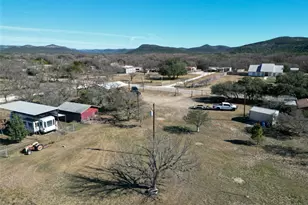 831 Magers Rd, Concan, TX 78838 - Photo 4