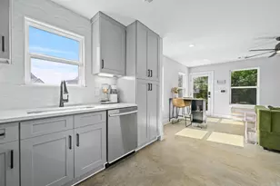 1210 Luna St, Austin, TX 78721 - Photo 14