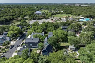 1210 Luna St, Austin, TX 78721 - Photo 24