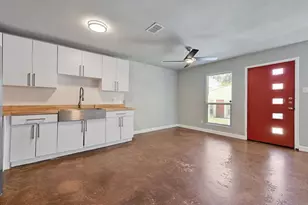 2401 La Casa Dr, Austin, TX 78704 - Photo 12