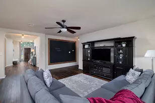 401 Canterbury Hl, Cibolo, TX 78108 - Photo 6