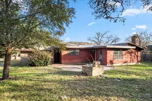 927 E Walnut St, La Grange, TX 78945 - Photo 18
