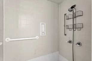 927 E Walnut St, La Grange, TX 78945 - Photo 18