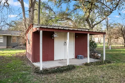 927 E Walnut Street, La Grange, TX 78945 - Photo 24