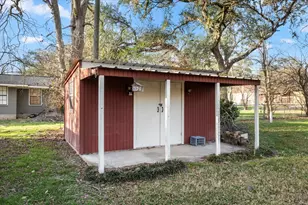 927 E Walnut St, La Grange, TX 78945 - Photo 24