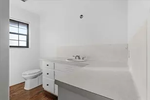 927 E Walnut St, La Grange, TX 78945 - Photo 12