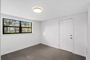 927 E Walnut St, La Grange, TX 78945 - Photo 12