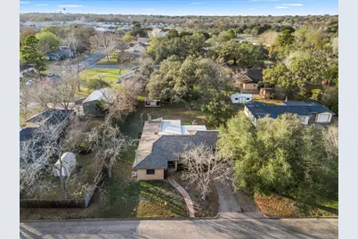 927 E Walnut Street, La Grange, TX 78945 - Photo 2