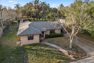 927 E Walnut St, La Grange, TX 78945 - Photo 26