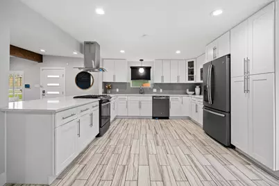 706 W Crestland Drive, Austin, TX 78752 - Photo 12