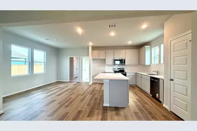 106 W Wesley Miller Lane, Taylor, TX 76574 - Photo 4