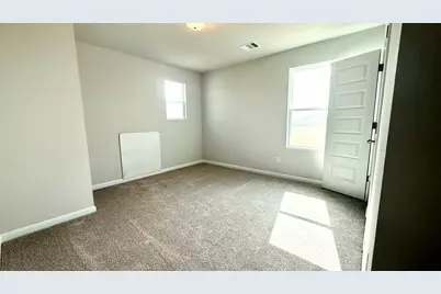 106 W Wesley Miller Lane, Taylor, TX 76574 - Photo 10