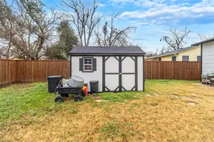 1011 Gilmore St, Taylor, TX 76574 - Photo 36