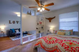 302 E 34th St, Austin, TX 78705 - Photo 2