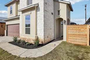 920 Indian Hawthorne Dr, Georgetown, TX 78628 - Photo 2