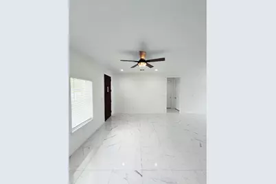 614 S Middle Street, Flatonia, TX 78941 - Photo 4