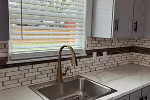 614 S Middle St, Flatonia, TX 78941 - Photo 14