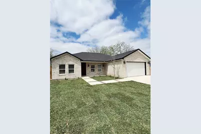 614 S Middle Street, Flatonia, TX 78941 - Photo 2