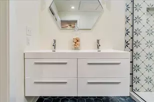 1120 Spur St, Austin, TX 78721 - Photo 14