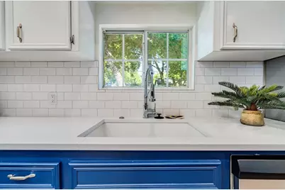 1120 Spur Street, Austin, TX 78721 - Photo 10
