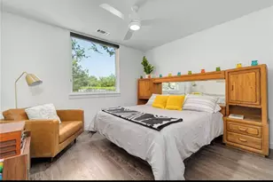 900 S 1st St, Austin, TX 78704 - Photo 12