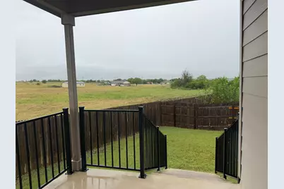 344 Circle Way #35E, Jarrell, TX 76537 - Photo 12