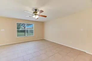 318 Phillips St, Hutto, TX 78634 - Photo 6