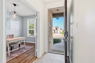 127 Russet Trl, Georgetown, TX 78628 - Photo 2