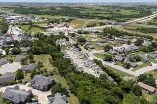 350 Debus Dr, Taylor, TX 76574 - Photo 8