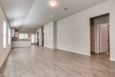 2800 Joe Dimaggio Boulevard #65, Round Rock, TX 78665 - Photo 2