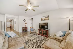 10505 Mager Ln, Hutto, TX 78634 - Photo 4