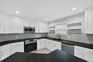 242 Wildwood Dr, Georgetown, TX 78633 - Photo 12