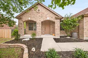 242 Wildwood Dr, Georgetown, TX 78633 - Photo 2