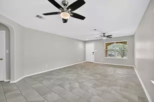 242 Wildwood Dr, Georgetown, TX 78633 - Photo 4