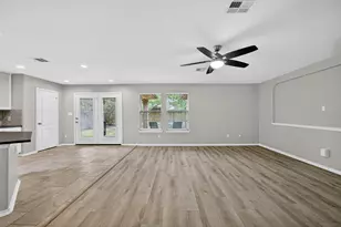 242 Wildwood Dr, Georgetown, TX 78633 - Photo 6