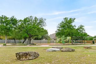 242 Wildwood Dr, Georgetown, TX 78633 - Photo 36