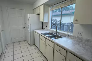 5601 Porsche Ln, Austin, TX 78749 - Photo 2