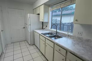 5601 Porsche Ln, Austin, TX 78749 - Photo 2