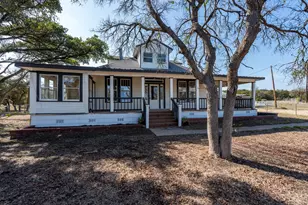 1501 Beaver Ln, Florence, TX 76527 - Photo 2
