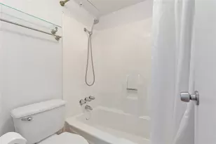 1818 S Lakeshore Blvd, Austin, TX 78741 - Photo 20