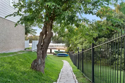1818 S Lakeshore Boulevard #27, Austin, TX 78741 - Photo 22