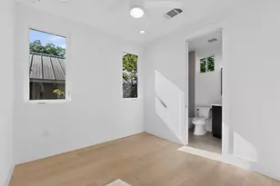 1708 Canterbury St, Austin, TX 78702 - Photo 24