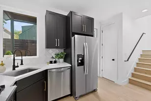 1708 Canterbury St, Austin, TX 78702 - Photo 10