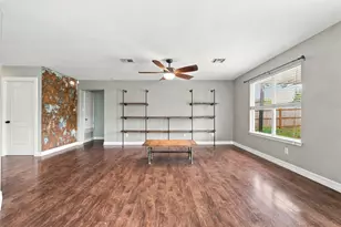 208 Rock Hound Ln, Liberty Hill, TX 78642 - Photo 10