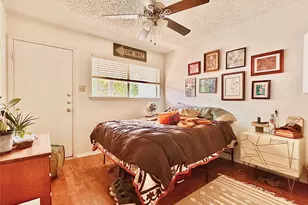 301 W 29th St, Austin, TX 78705 - Photo 4