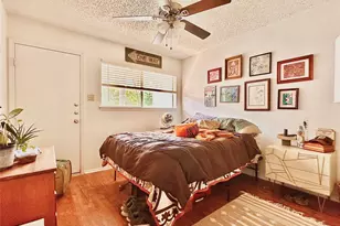 301 W 29th St, Austin, TX 78705 - Photo 4