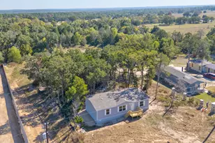 107 Los Cueva Rd, Elgin, TX 78621 - Photo 2