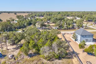 107 Los Cueva Rd, Elgin, TX 78621 - Photo 8