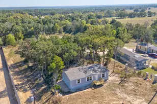 107 Los Cueva Rd, Elgin, TX 78621 - Photo 2